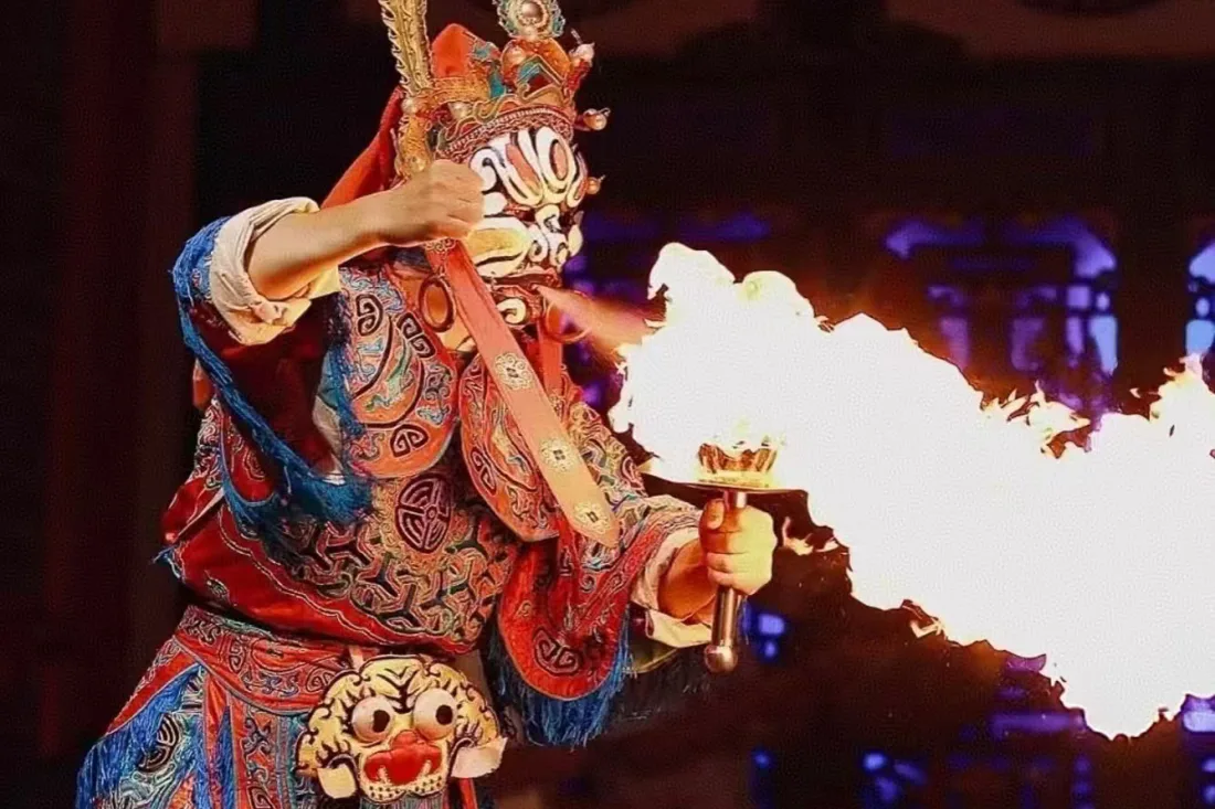 A dramatic Sichuan Opera performance in Chengdu