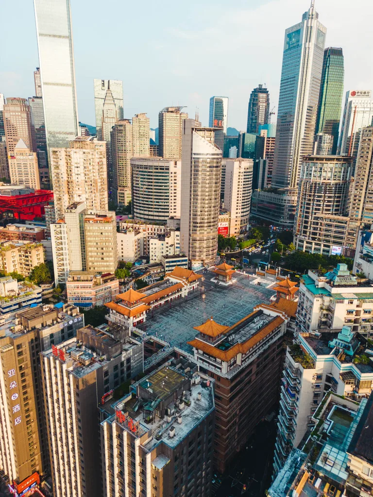 Experience streets, rooftops and viewpoints across multiple levels.